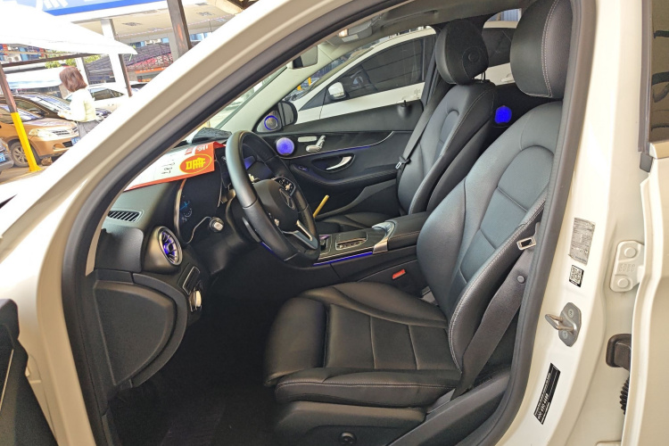 奔驰C级(进口) 2020款 改款 C 260 旅行轿车局部细节19