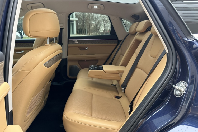 鸿蒙智行 问界M5 2022款 增程后驱标准版中控内饰7003