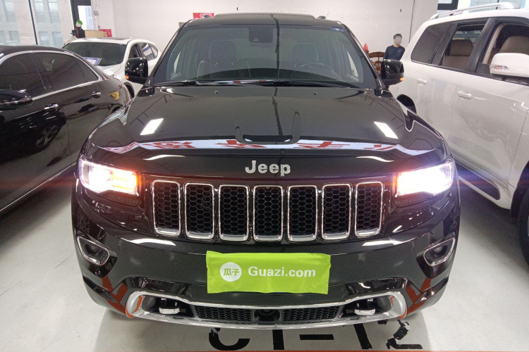 Jeep 大切诺基(进口) 2015款 3.6L 豪华导航版车身外观2