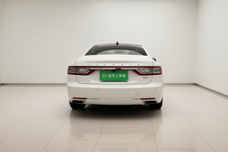 林肯大陆 2019款 2.0T 两驱尊雅版 国VI车身外观6