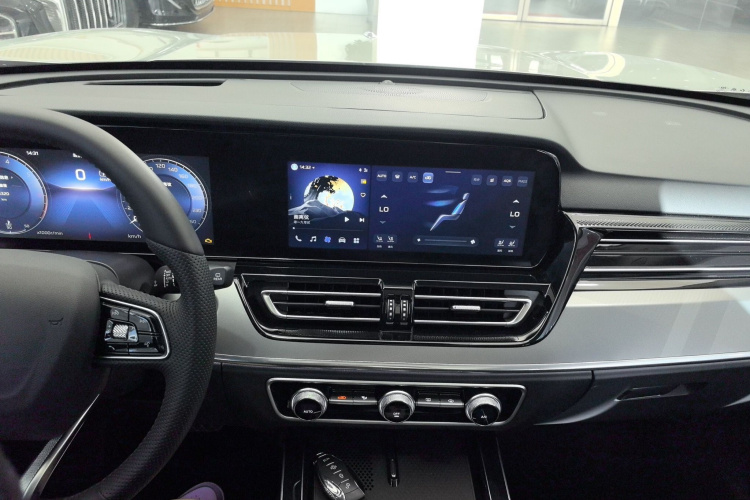 红旗HS5 2023款 2.0T 四驱旗享Pro版中控内饰12