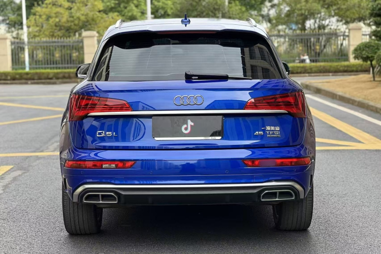 奥迪Q5L 2021款 45 TFSI 豪华动感型车身外观6