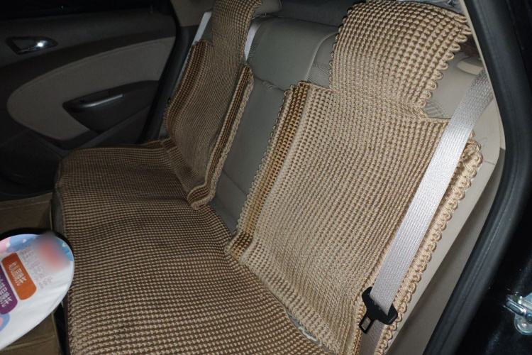 别克 英朗 2013款 GT 1.6L 自动时尚版中控内饰21