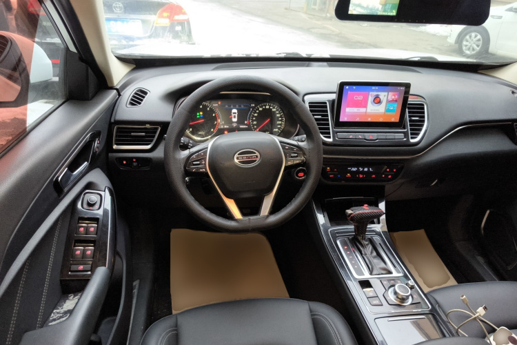 一汽 森雅R9 2018款 1.2T 自动豪华智尚型中控内饰13