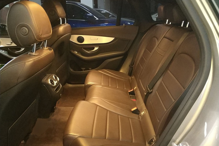 奔驰GLC 2020款 GLC 260 L 4MATIC 动感型中控内饰21