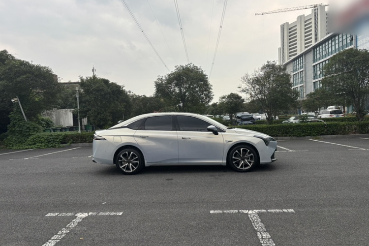 埃安 AION S Plus 2022款 70 智驾版车身外观6005