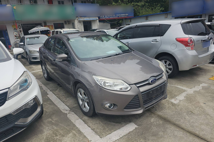 福特 福克斯 2012款 三厢 1.6L 自动风尚型车身外观6002