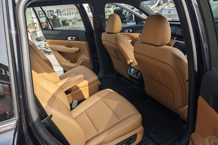 理想汽车 理想ONE 2021款 增程6座版中控内饰7004