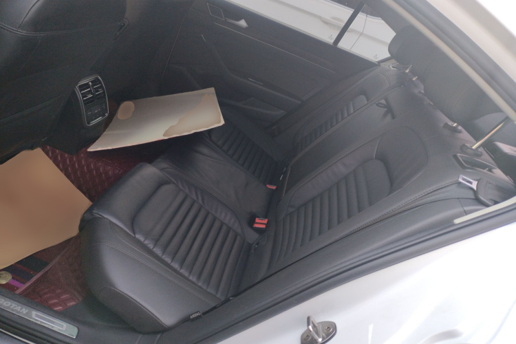 大众 迈腾 2019款 330TSI DSG 豪华型 国V中控内饰7004