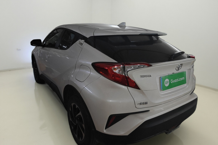 丰田 奕泽IZOA 2020款 2.0L 奕享版车身外观5