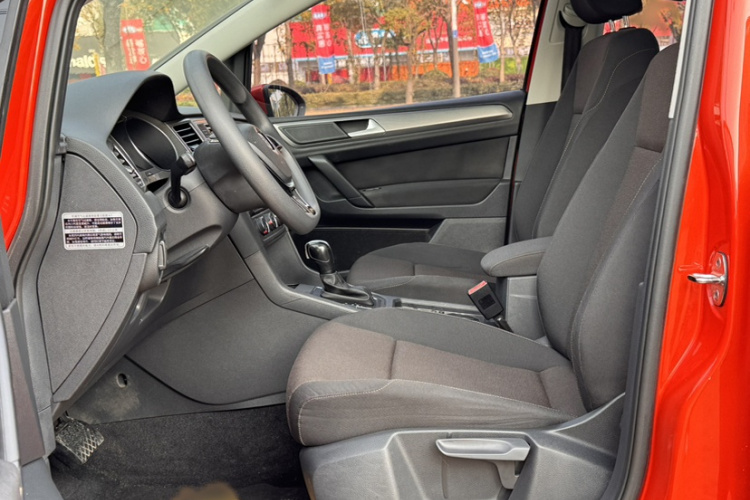 大众 高尔夫·嘉旅 2016款 1.6L 自动舒适型局部细节19