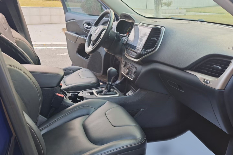 Jeep 自由光 2016款 2.4L 领先版中控内饰7003