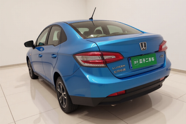 纳智捷 锐3 2016款 1.6L 手动智享型车身外观5