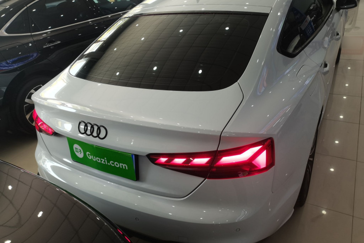 奥迪A5 2021款 Sportback 40 TFSI quattro 豪华致雅型车身外观6
