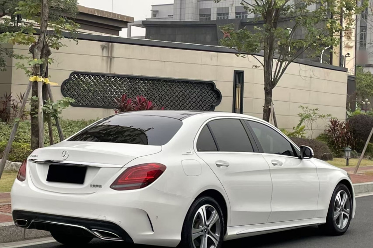 奔驰C级 2019款 C 260 L 运动版车身外观6006
