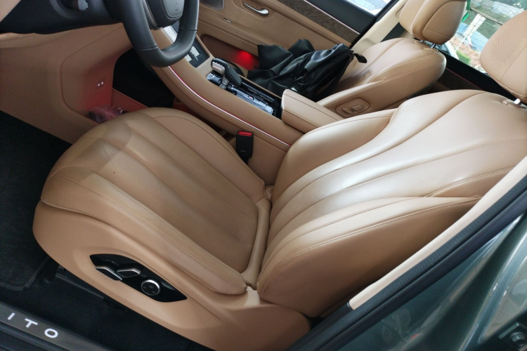 鸿蒙智行 问界M7 2022款 1.5T 后驱舒适版局部细节19