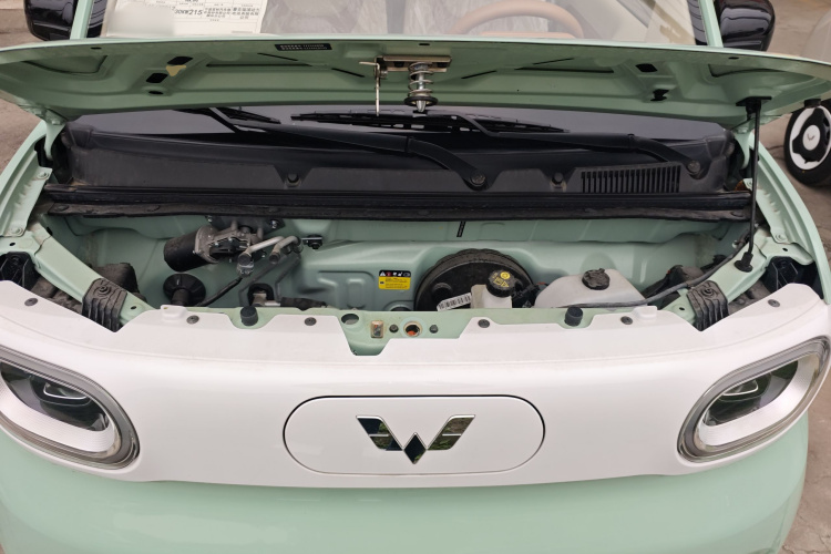 五菱汽车 宏光MINIEV 2024款 第三代 215km 青春版机舱底盘24