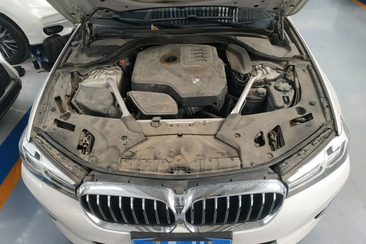 宝马5系 2021款 530Li 领先型 豪华套装机舱底盘24