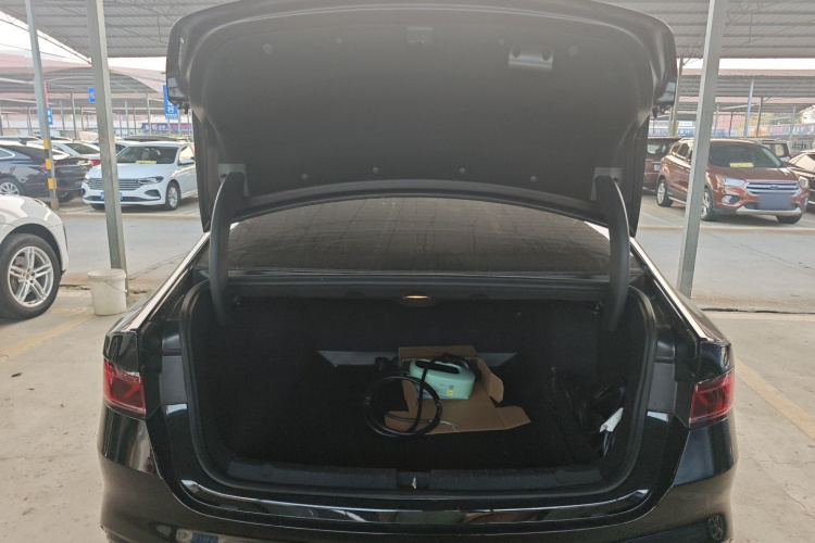 比亚迪 秦PLUS 2024款 荣耀版 DM-i 55KM领先型机舱底盘23