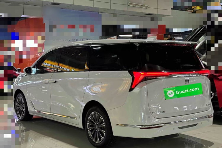 别克GL8 2025款 陆尊 尊享版车身外观6004