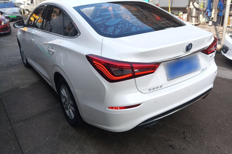 长安 逸动 2019款 1.6L GDI 手动超值版 国VI车身外观6003