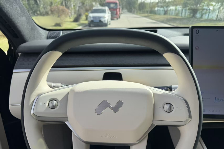 乐道L90 2025款 Max 六座版中控内饰7003