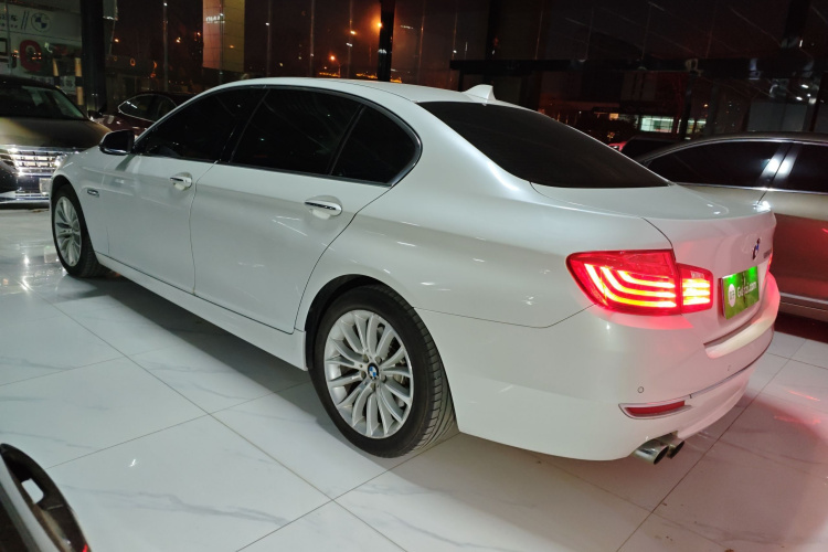 宝马5系 2014款 525Li 豪华设计套装车身外观4