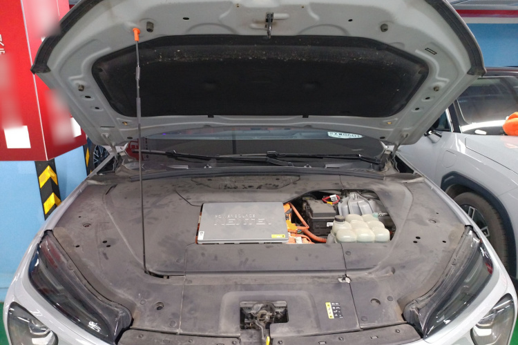 蔚来EC6 2020款 615KM 性能版机舱底盘24