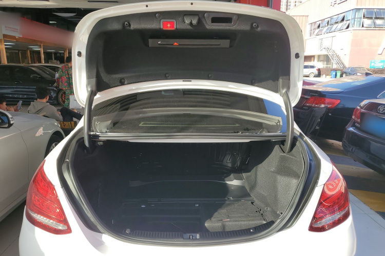 奔驰C级 2017款 改款 C 200 L 运动版局部细节23