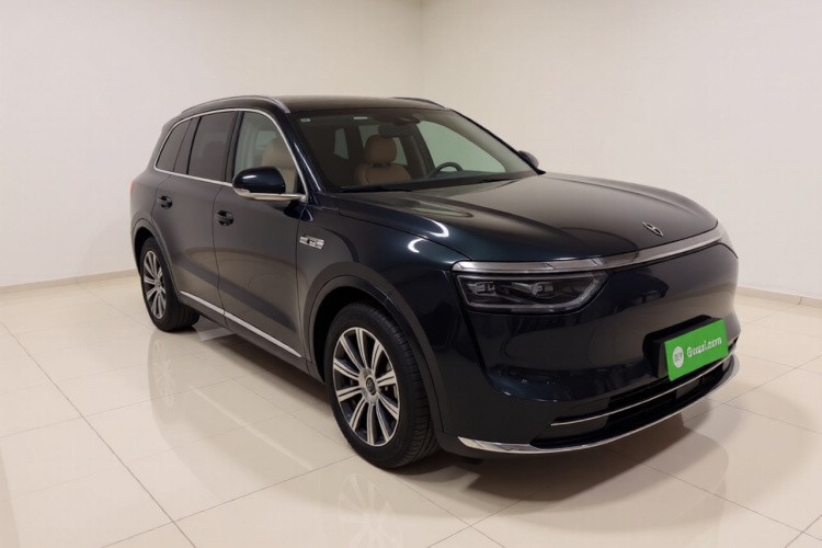 鸿蒙智行 问界M8 2025款 增程 Max版 37kWh 5座版车身外观3