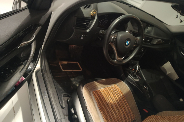 宝马X1 2015款 sDrive18i 领先晋级版中控内饰20