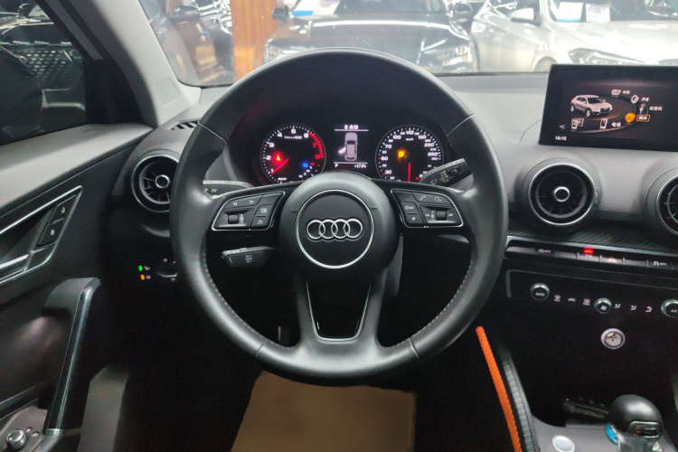 奥迪Q2L 2020款 35 TFSI 时尚动感型中控内饰13