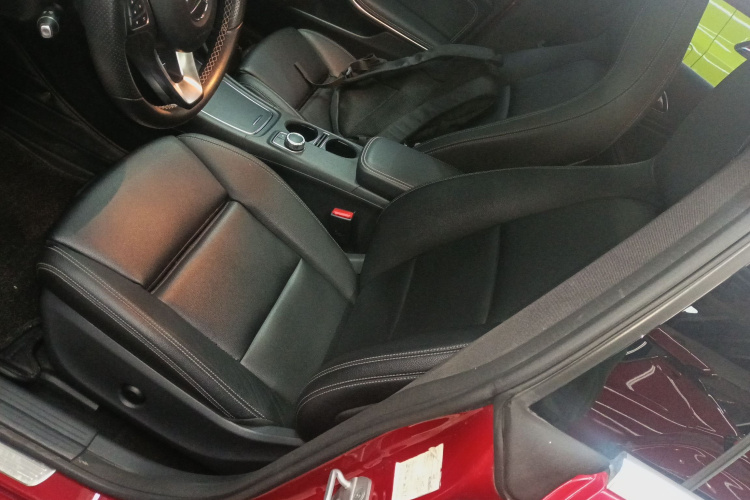 奔驰CLA 2017款 改款 CLA 200 时尚型中控内饰19