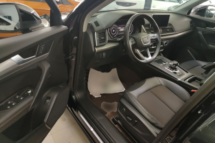 奥迪Q5L 2018款 45 TFSI 尊享时尚型 国VI中控内饰7003