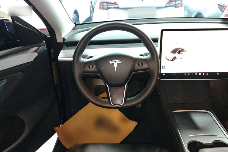 特斯拉 Model Y 2023款 长续航全轮驱动版中控内饰13