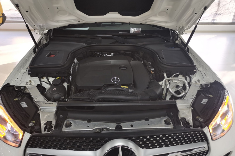 奔驰GLC 2020款 改款 GLC 300 L 4MATIC 豪华型机舱底盘24