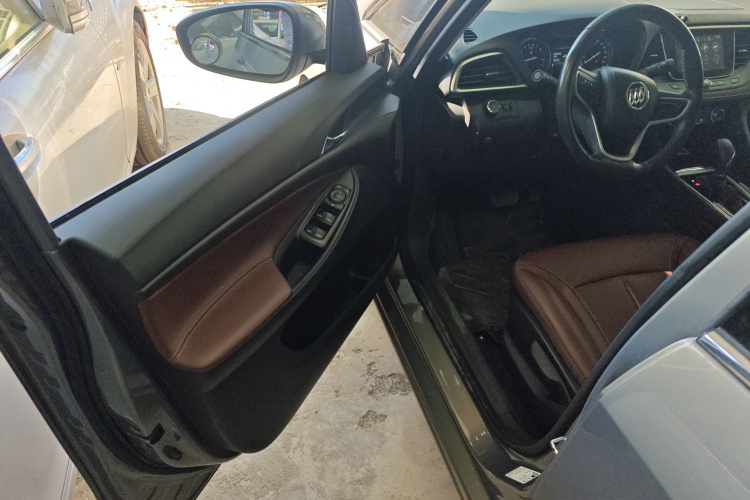 别克GL6 2018款 18T 5座豪华型中控内饰20