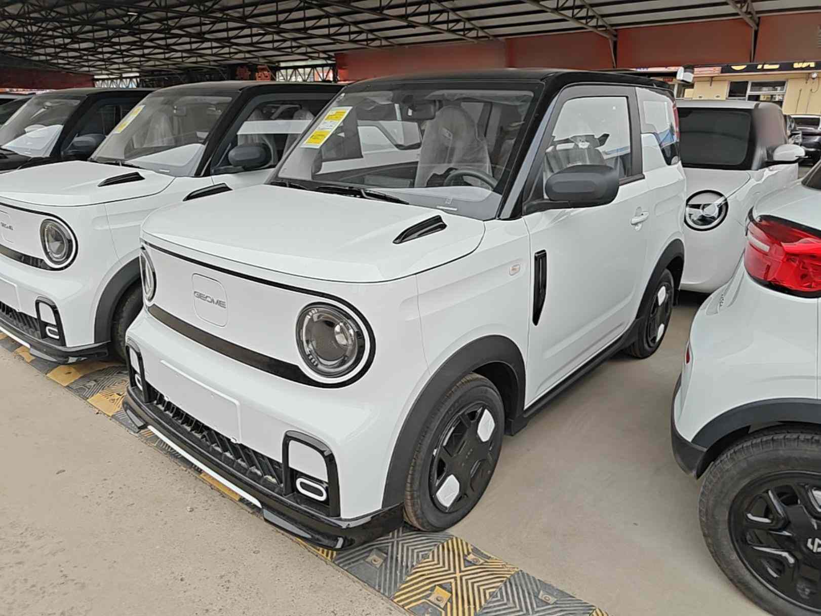 吉利银河 2025款 210km 熊猫卡丁(2)