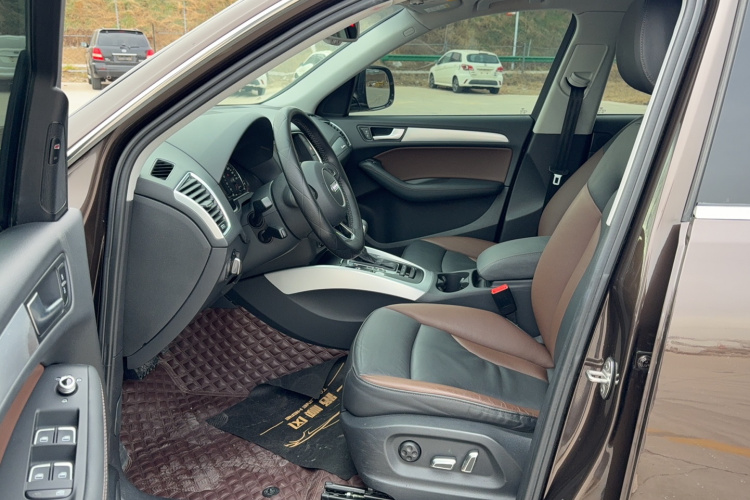 奥迪Q5 2017款 Plus 40 TFSI 技术型局部细节19