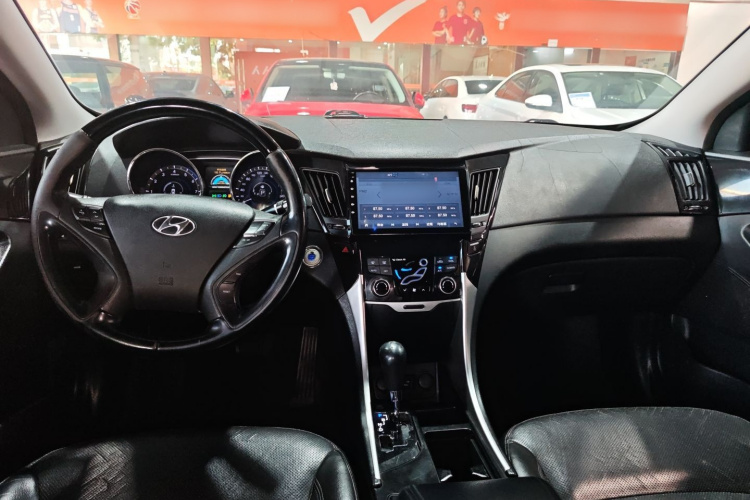 现代 索纳塔 2014款 2.4L 自动豪华版 国IV中控内饰12