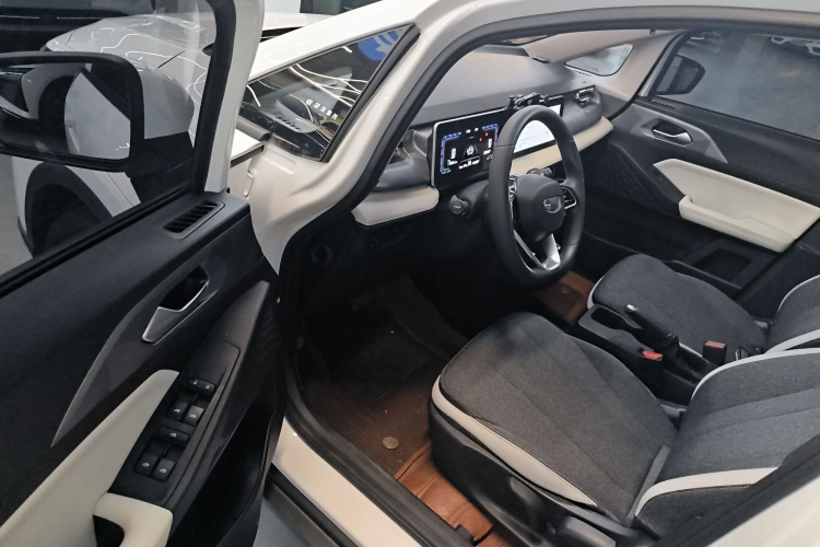 吉利几何E萤火虫 2024款 301km 流光中控内饰20