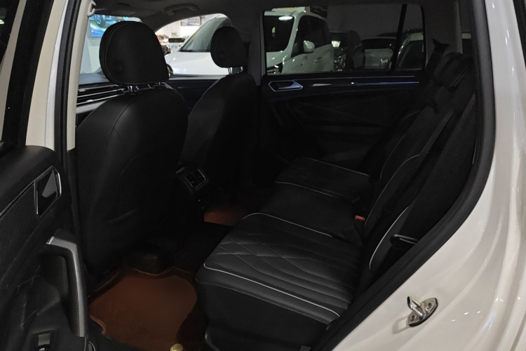 大众 途观L 2022款 330TSI 自动两驱R-Line越享版中控内饰21