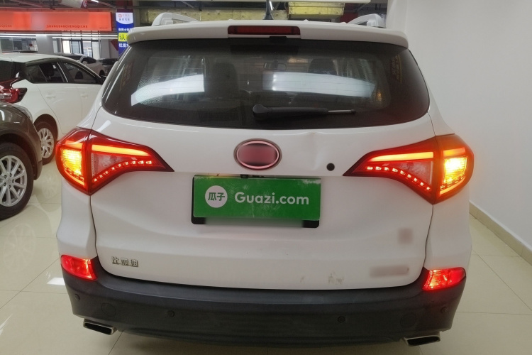 比亚迪 宋 2016款 2.0TID 自动豪华型车身外观6