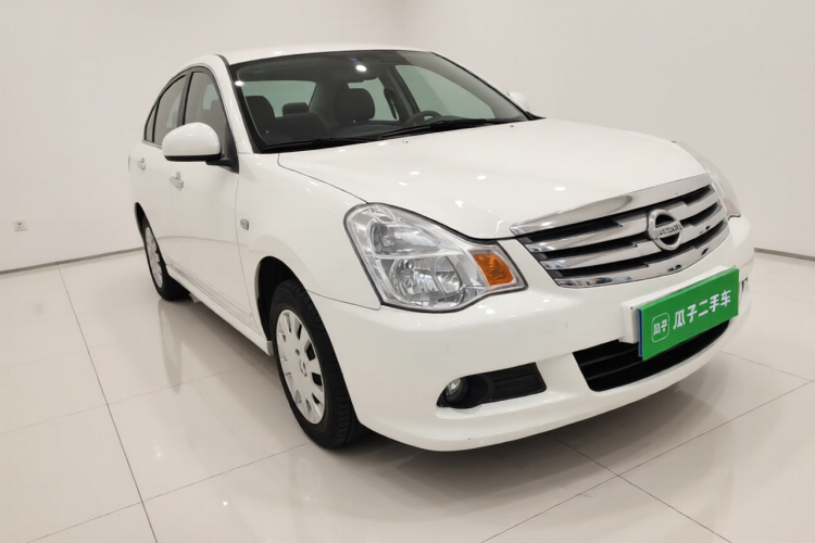 日产 轩逸 2018款 经典 1.6XE 手动舒适版车身外观3