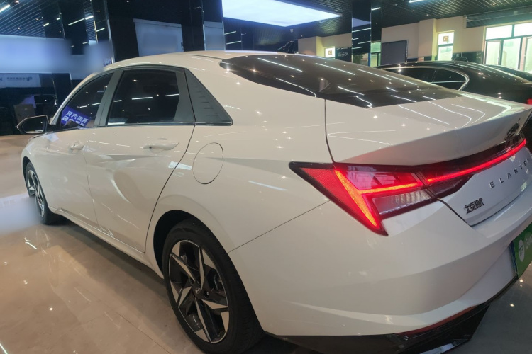 现代 伊兰特 2021款 1.5L CVT LUX尊贵版车身外观6003