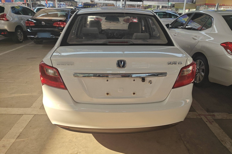 长安 悦翔V3 2015款 1.4L 手动美满型 国V车身外观6