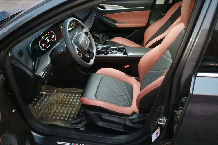 长安 逸动 2022款 PLUS 蓝鲸NE 1.4T GDI DCT尊贵版局部细节19