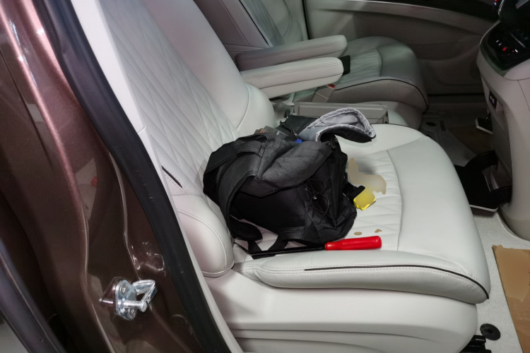 别克GL8 2022款 陆上公务舱 652T 豪华型局部细节41