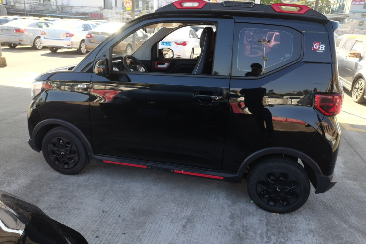 五菱汽车 宏光MINIEV 2022款 GAMEBOY 200km 玩咖款 磷酸铁锂车身外观4