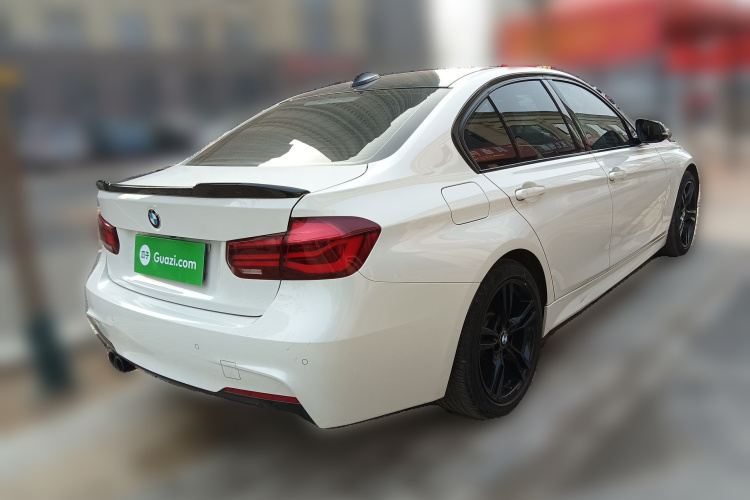 宝马3系 2019款 320i M运动曜夜版车身外观6005